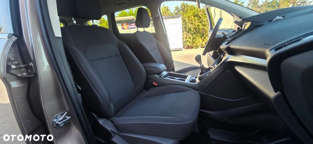 Ford Kuga 1.5 EcoBoost 2x4 Titanium - 36
