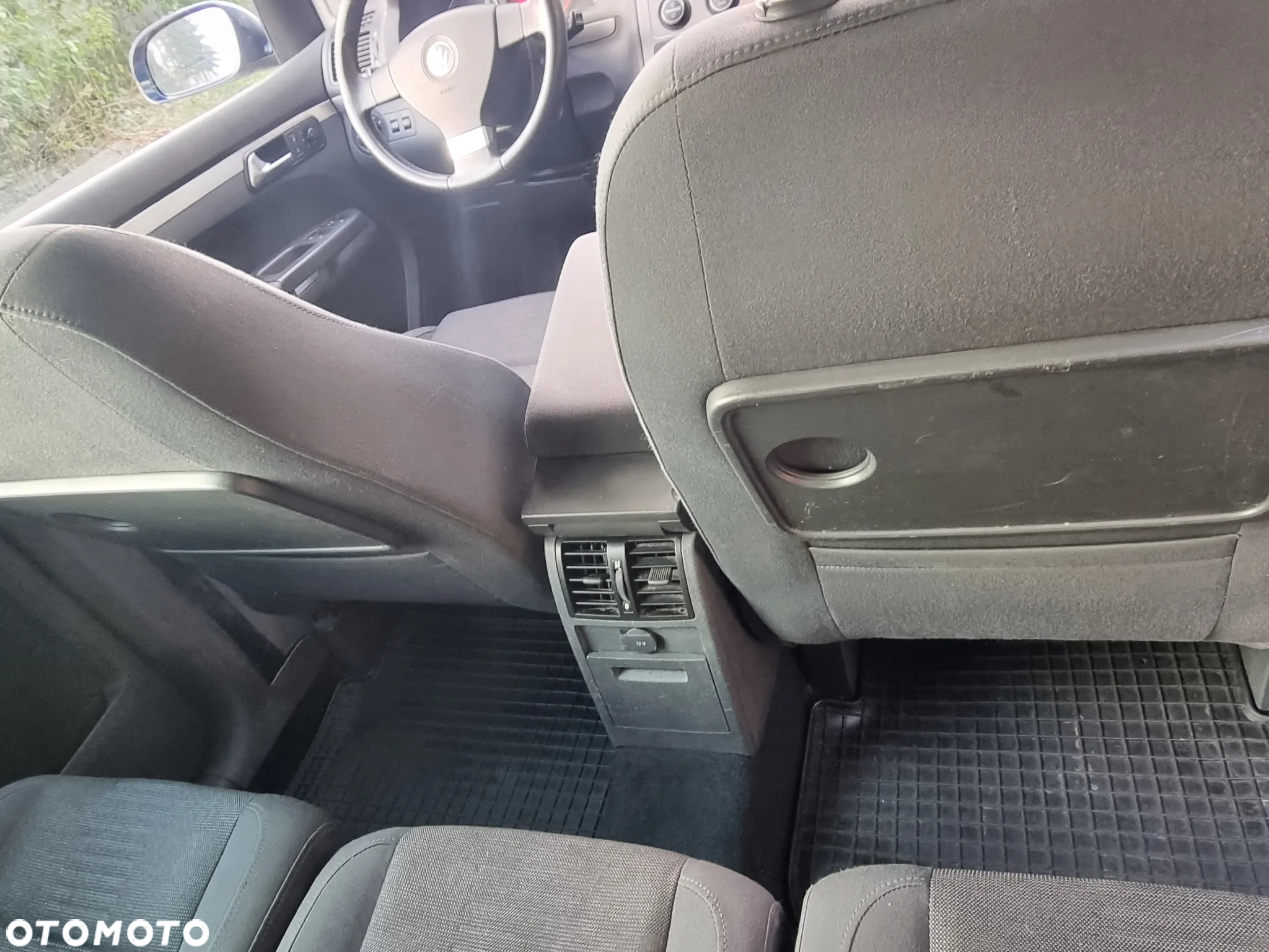 Volkswagen Touran 2.0 TDI DPF Trendline - 12