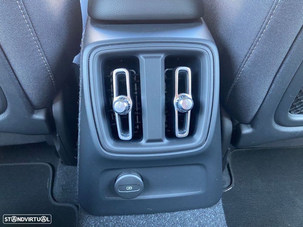 Volvo XC 40 T4 Recharge DKG Core - 32