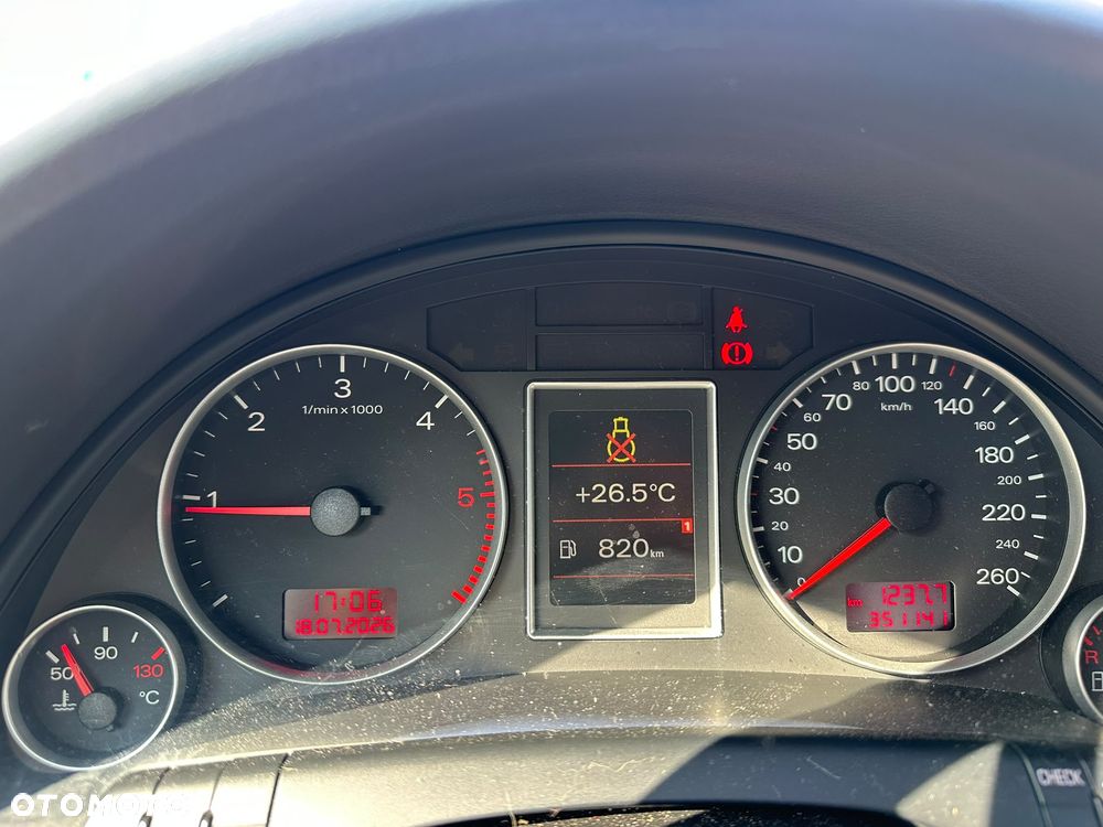 Audi A4 Avant 2.0 TDI - 8
