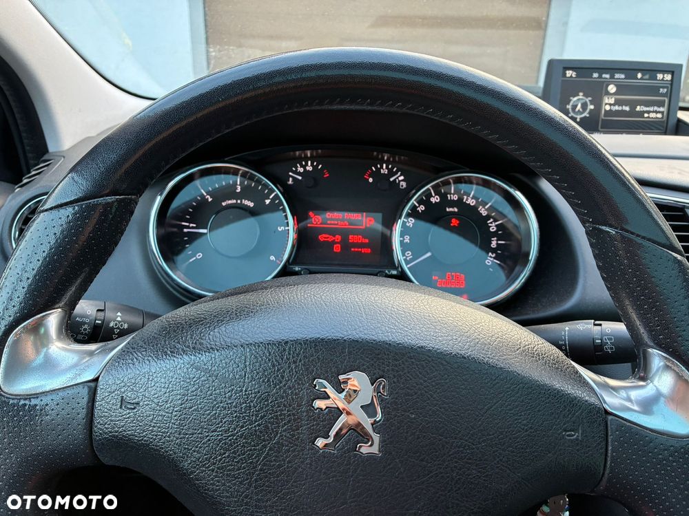Peugeot 3008 2.0 HDi Allure - 10