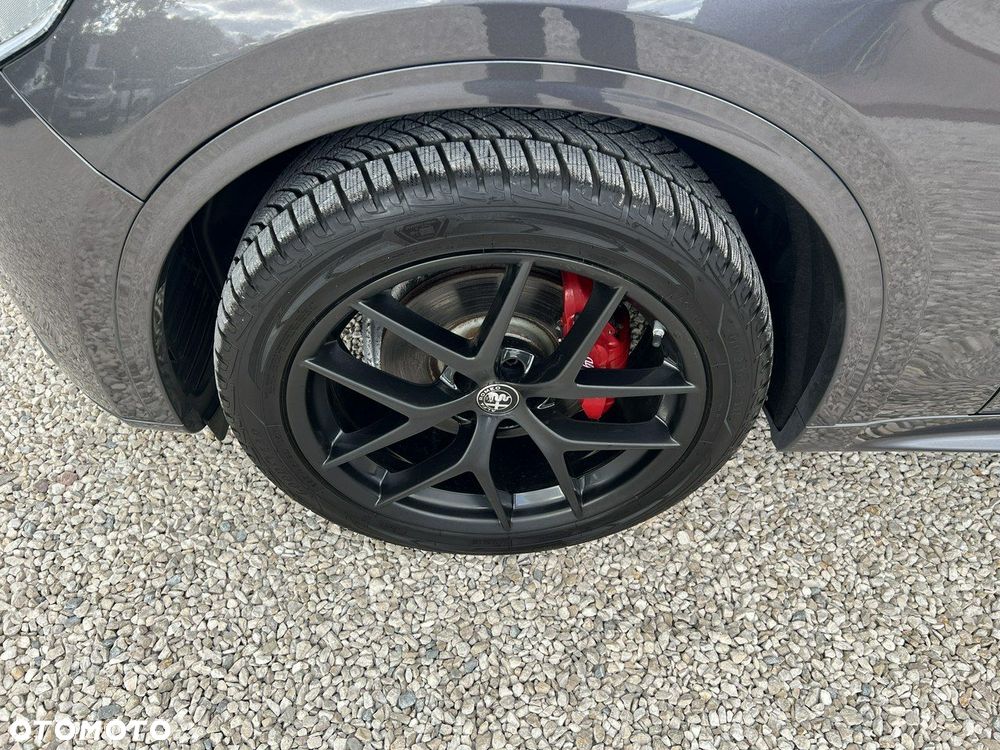 Alfa Romeo Stelvio - 33