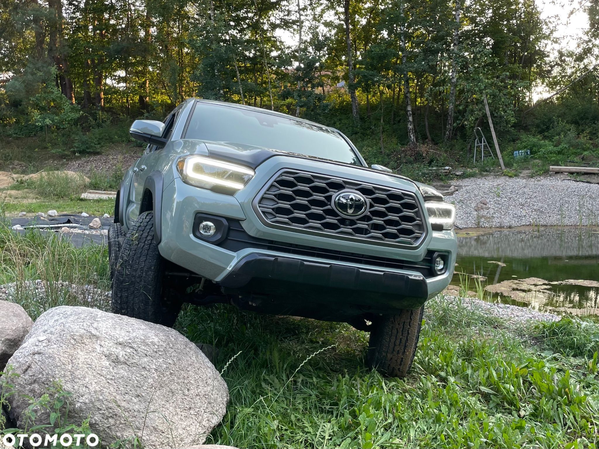 Toyota Tacoma - 1