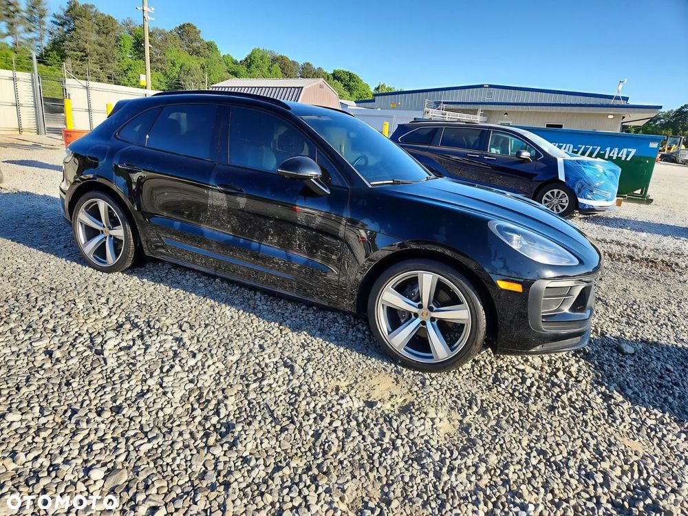 Porsche Macan - 1