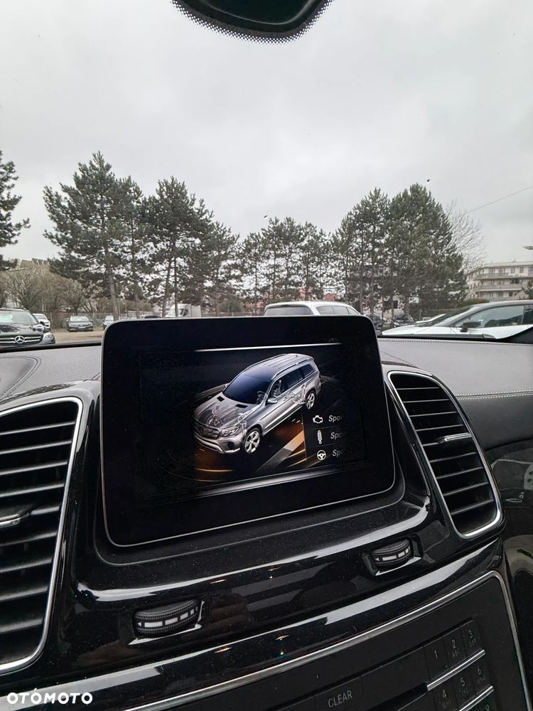 Mercedes-Benz GLS 500 4-Matic - 16