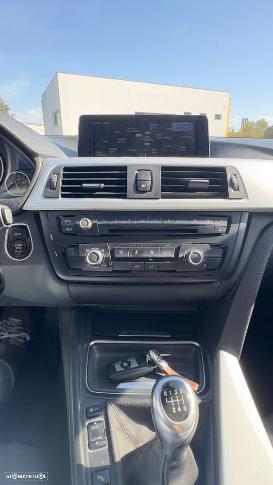 BMW 318 d Touring - 9