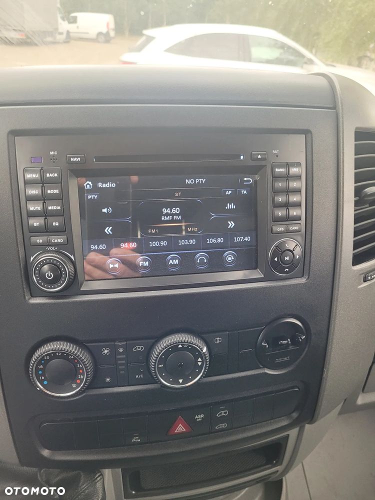 Mercedes-Benz Sprinter - 22