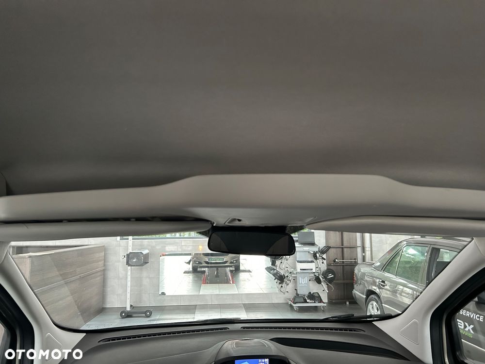 Ford Tourneo Courier 1.0 EcoBoost S&S Ambiente - 22