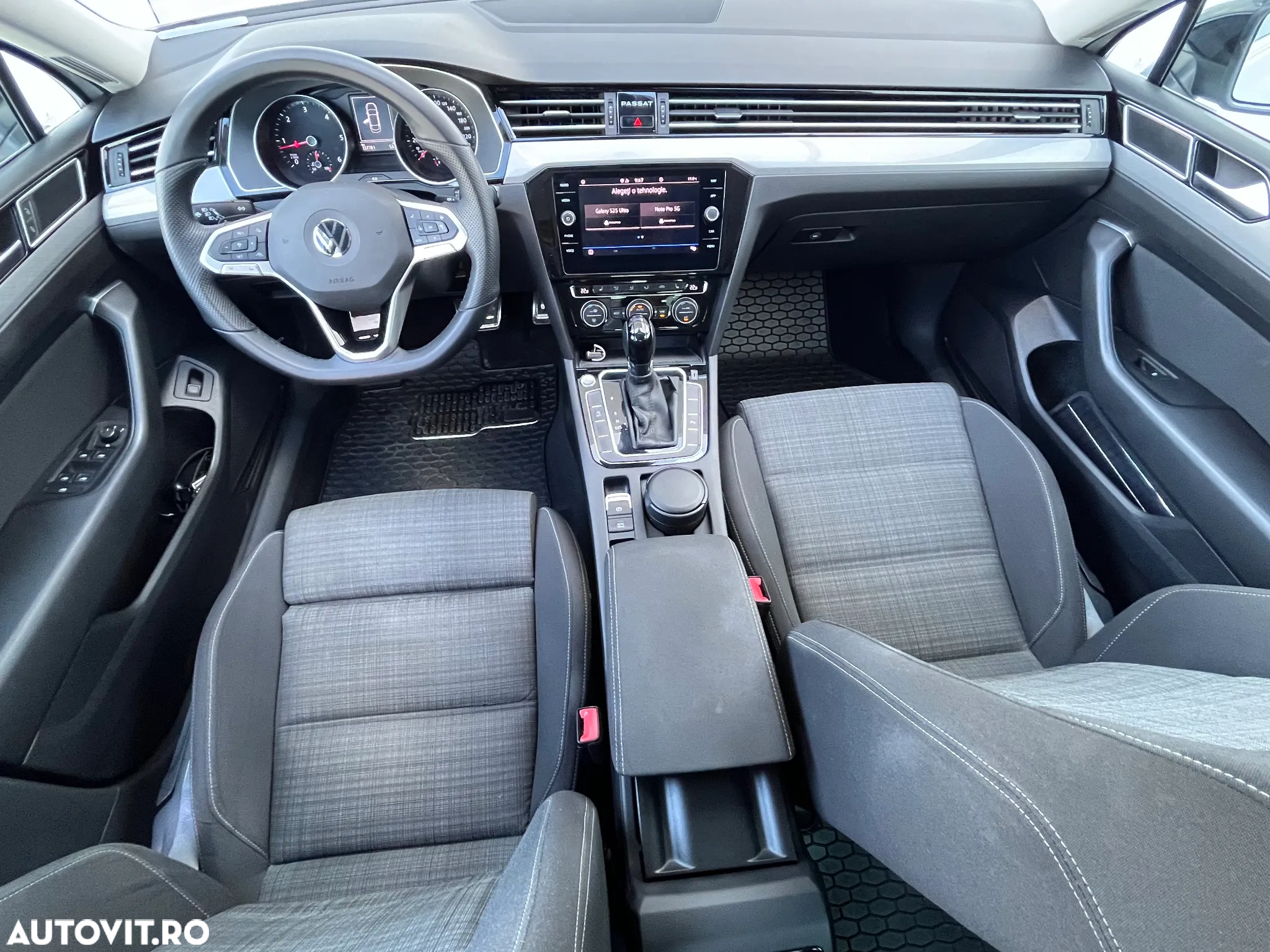 Volkswagen Passat - 8