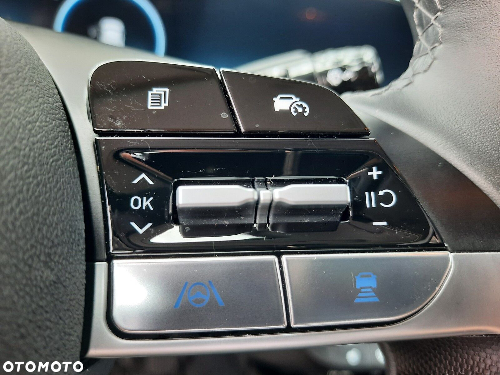 Hyundai Elantra - 34