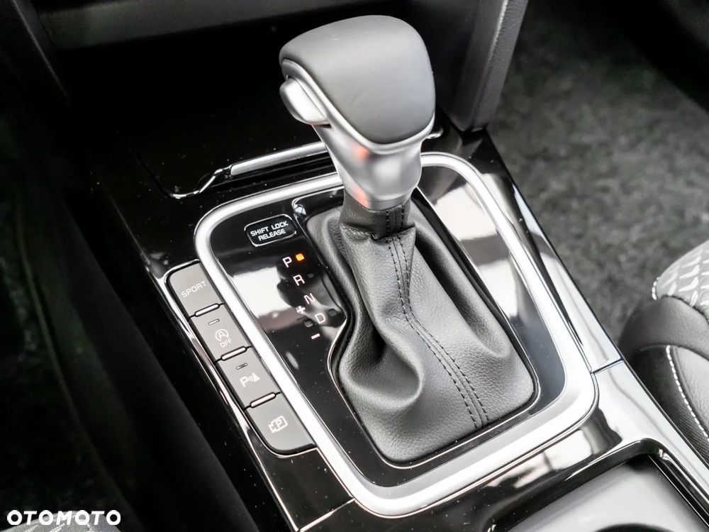 Kia Ceed 1.5 T-GDI Tribute DCT - 25