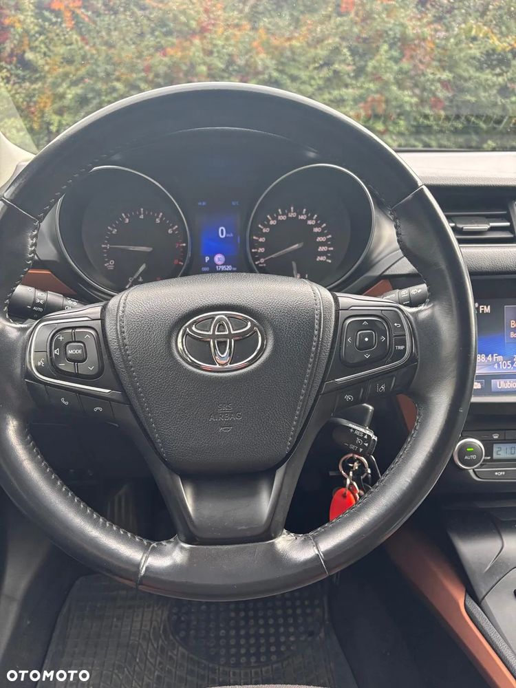 Toyota Avensis 1.8 Premium MS - 8
