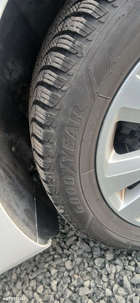 Volkswagen Golf 1.6 TDI BlueMotion Technology Comfortline - 10