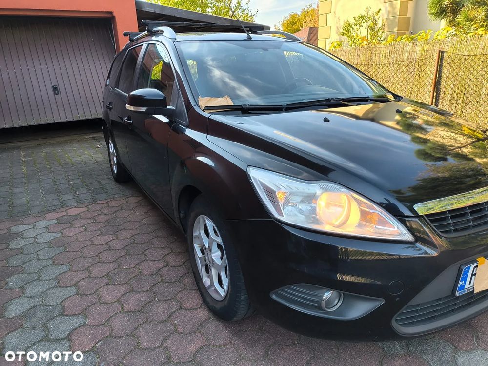 Ford Focus 2010 photo 2