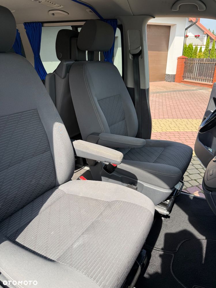 Volkswagen Multivan - 27