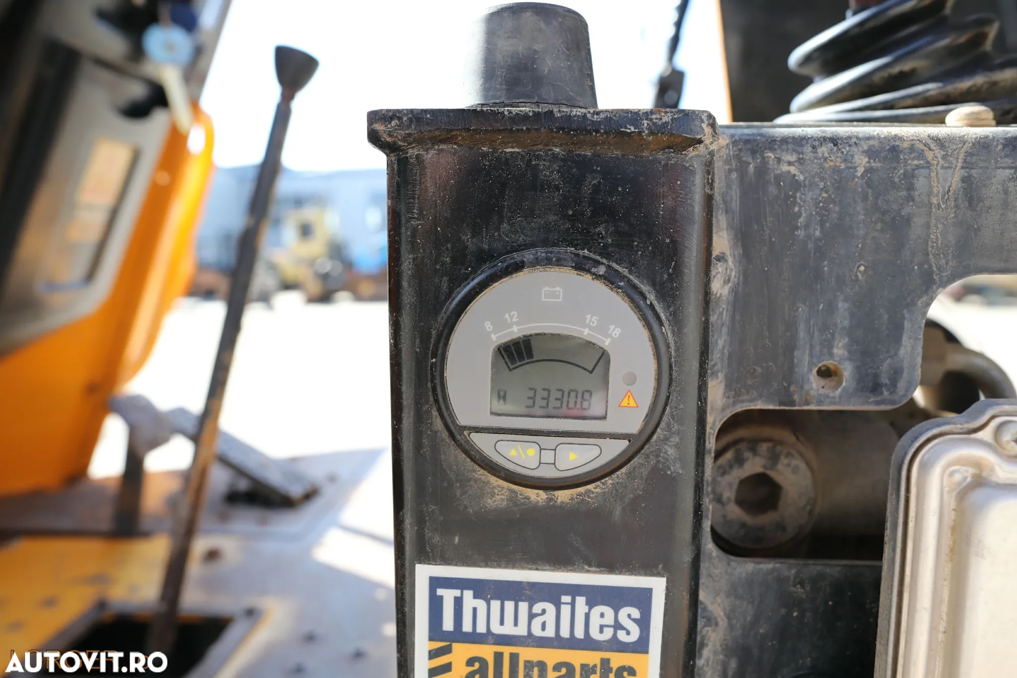 Thwaites Mach 2090 - 11