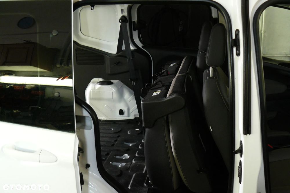 Ford Transit Courier Trend - 36