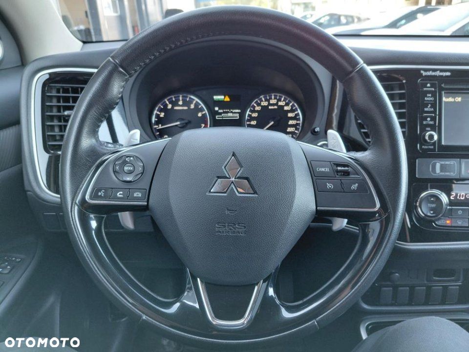 Mitsubishi Outlander - 23