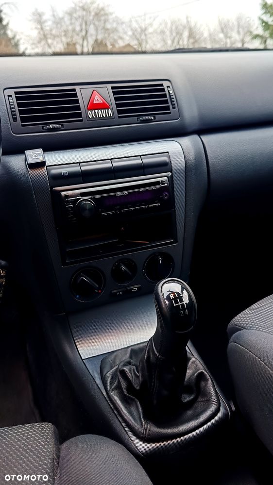 Skoda Octavia 1.6 - 14