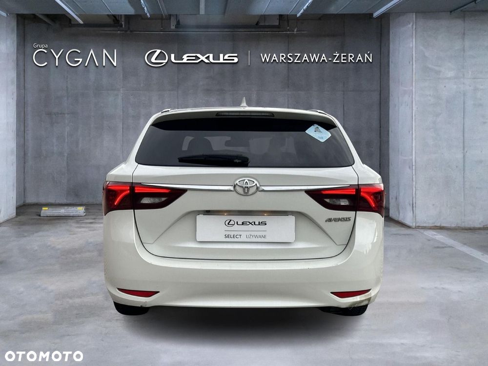 Toyota Avensis 2.0 Premium MS - 6