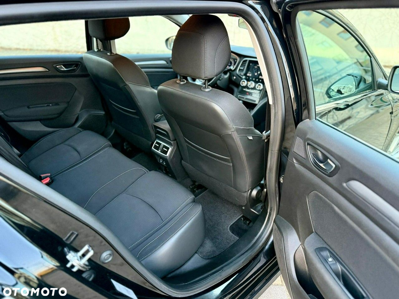 Renault Megane Grandtour TCe 140 GPF EDC LIMITED - 9