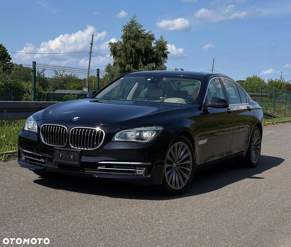 BMW Seria 7 740i - 37