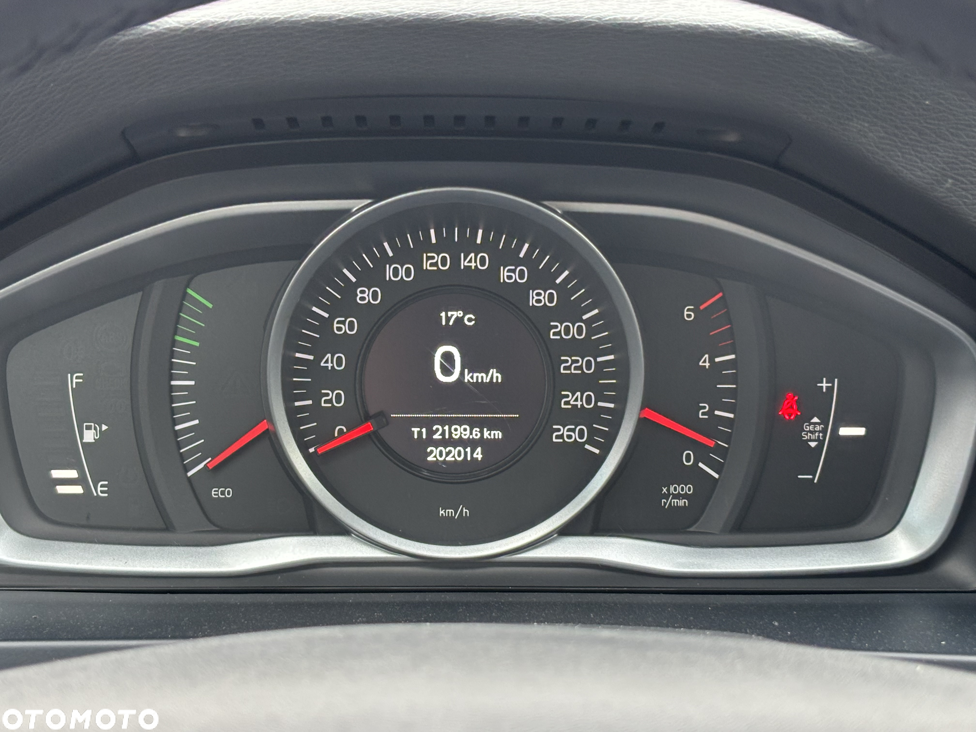 Volvo V60 Cross Country D3 Momentum - 24