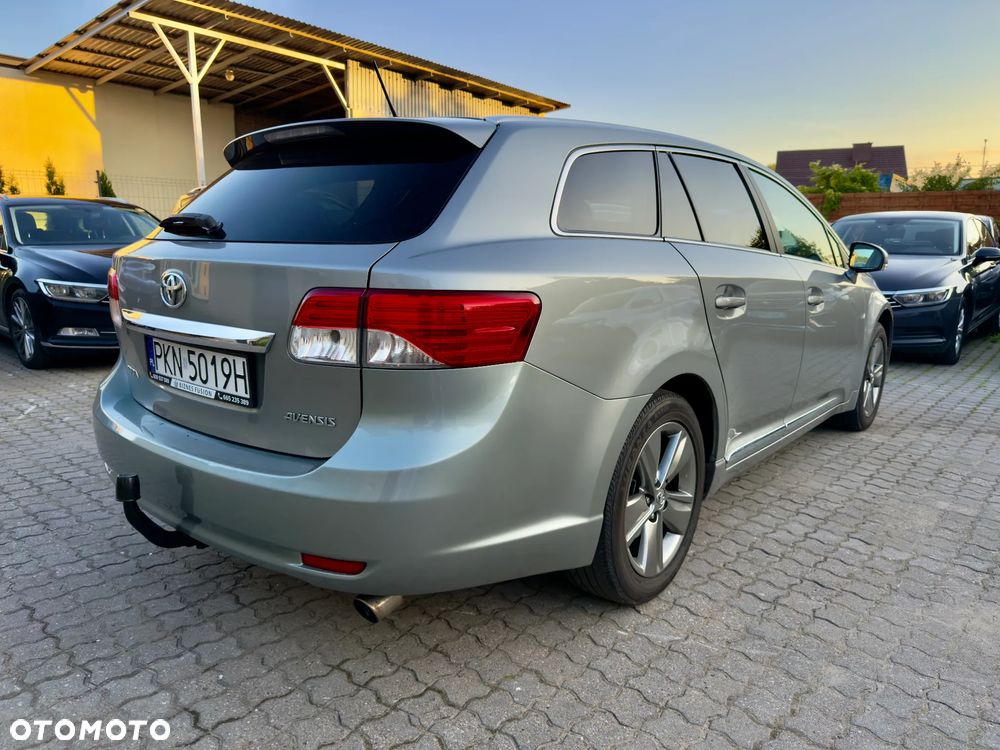 Toyota Avensis 2.0 Executive - 6