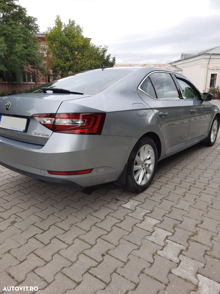 Skoda Superb 1.6 TDI DSG Style - 3