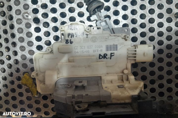 Broasca usa fata dreapta 3C1837016A 3C1837016A Volkswagen VW Passat B - 2