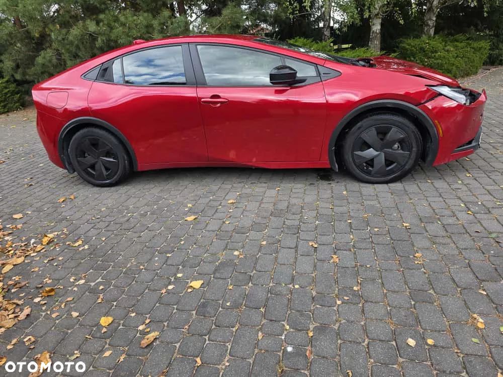 Toyota Prius Plug-in Hybrid - 4
