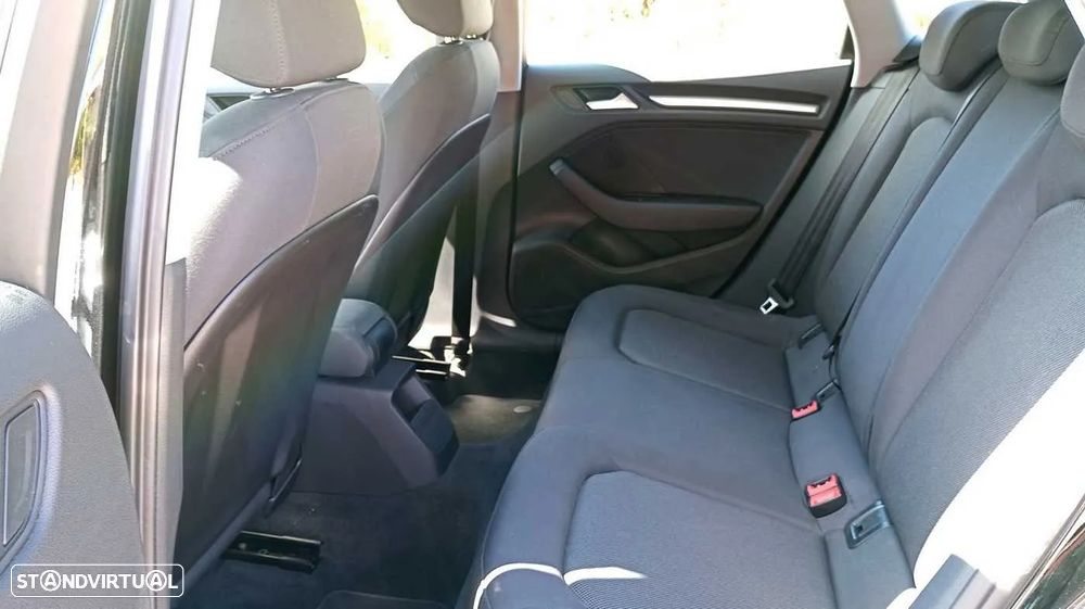 Audi A3 Sportback 30 TDI Design - 3
