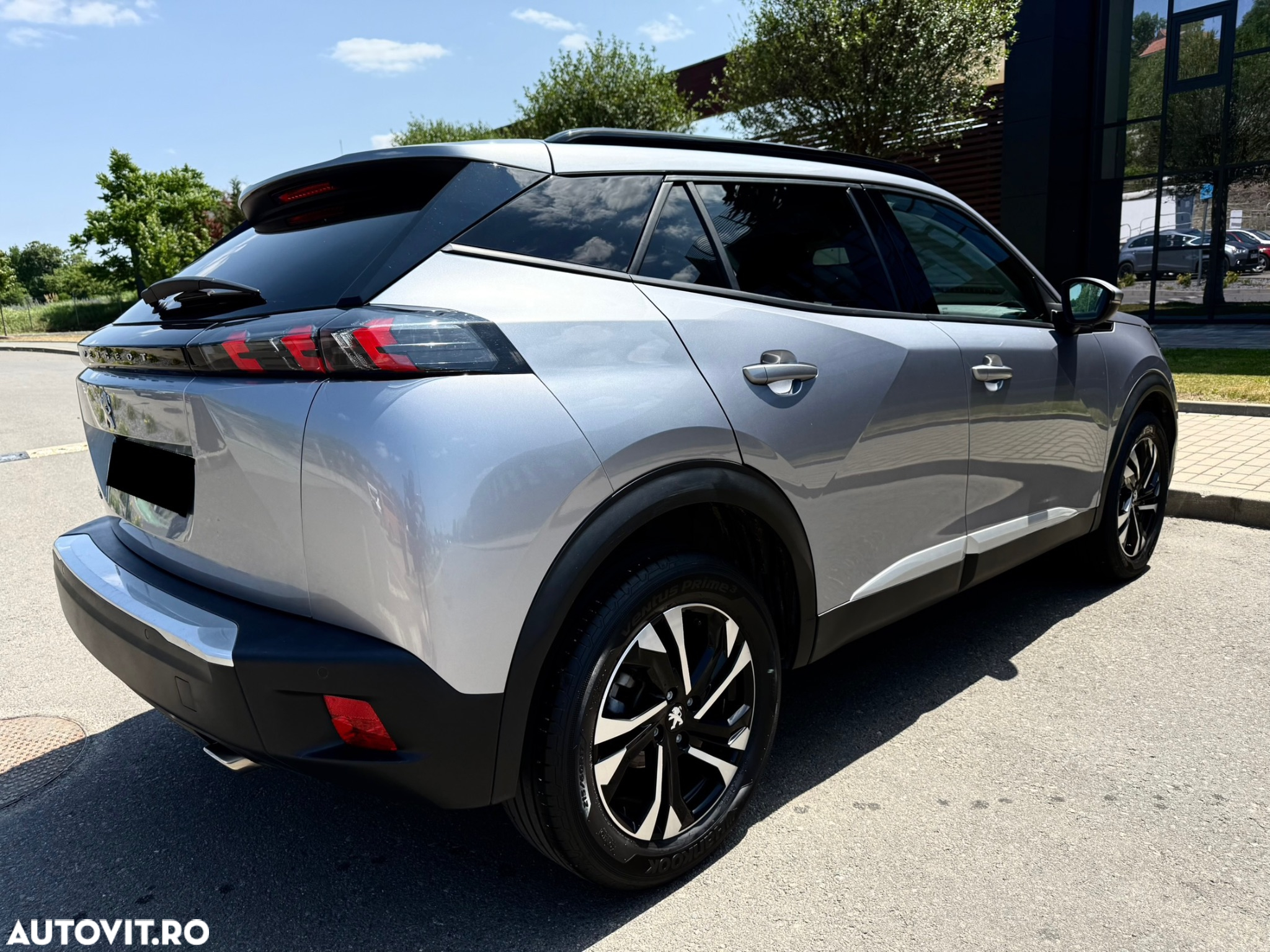 Peugeot 2008 1.5 BlueHDI EAT8 STT Allure Pack - 4