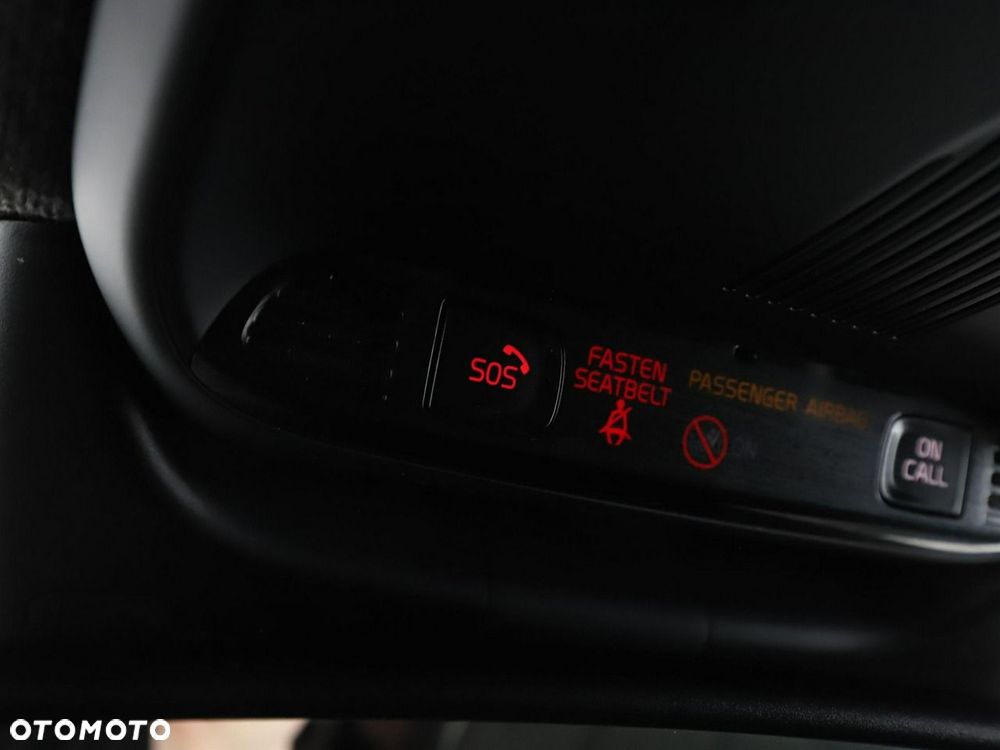 Volvo XC 40 D3 SCR R-Design - 36