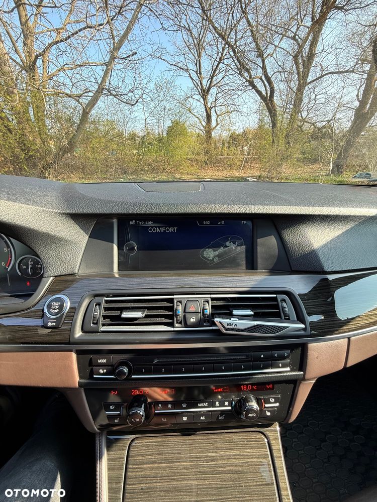 BMW Seria 5 530d xDrive - 23