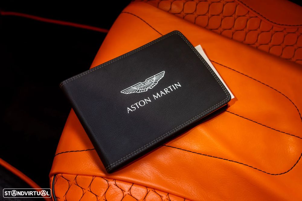 Aston Martin Vanquish 5.9 V12 - 36