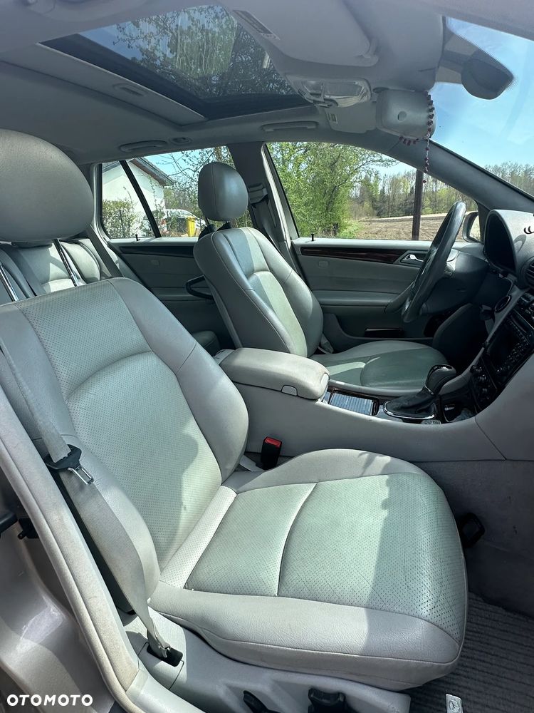 Mercedes-Benz Klasa C 240 4Matic Avantgarde - 28