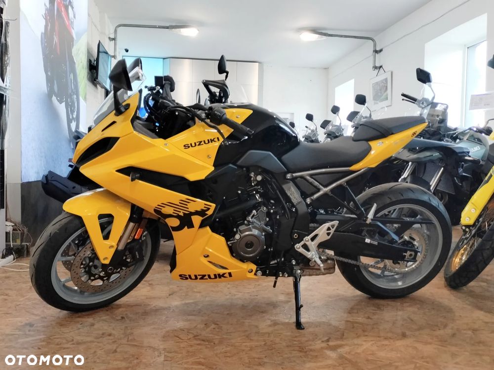 Suzuki GSX - 3