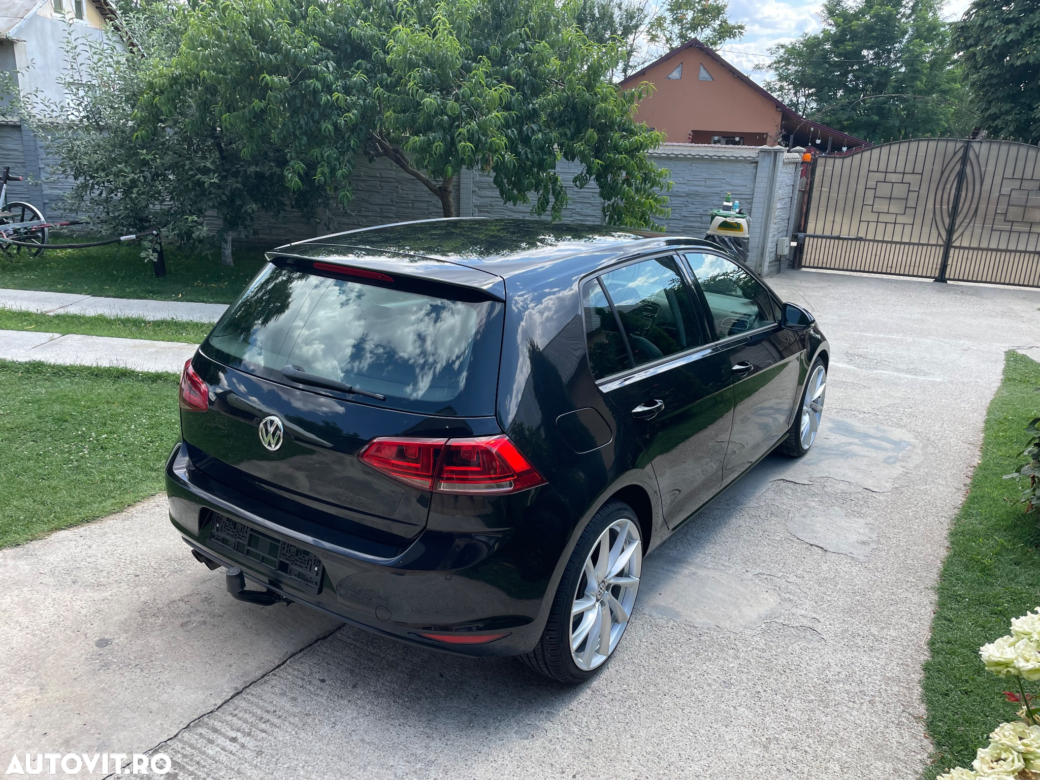 Volkswagen Golf - 6