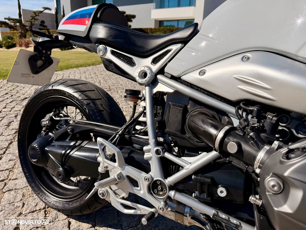 BMW R nineT Racer - 12