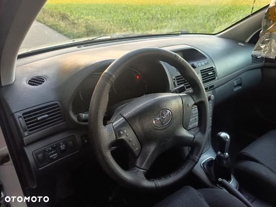 Toyota Avensis 2.0 D-4D Luna - 8