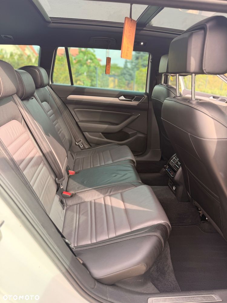 Volkswagen Passat - 15