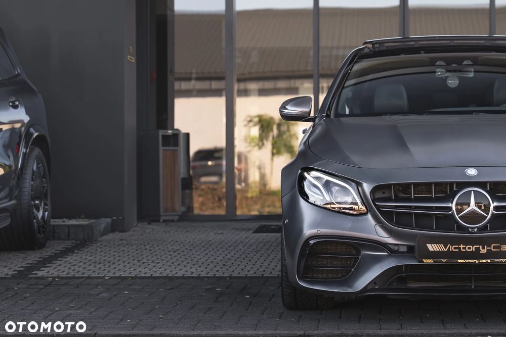 Mercedes-Benz Klasa E - 9