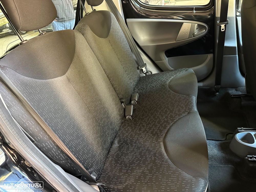 Peugeot 107 1.0 Urban - 13