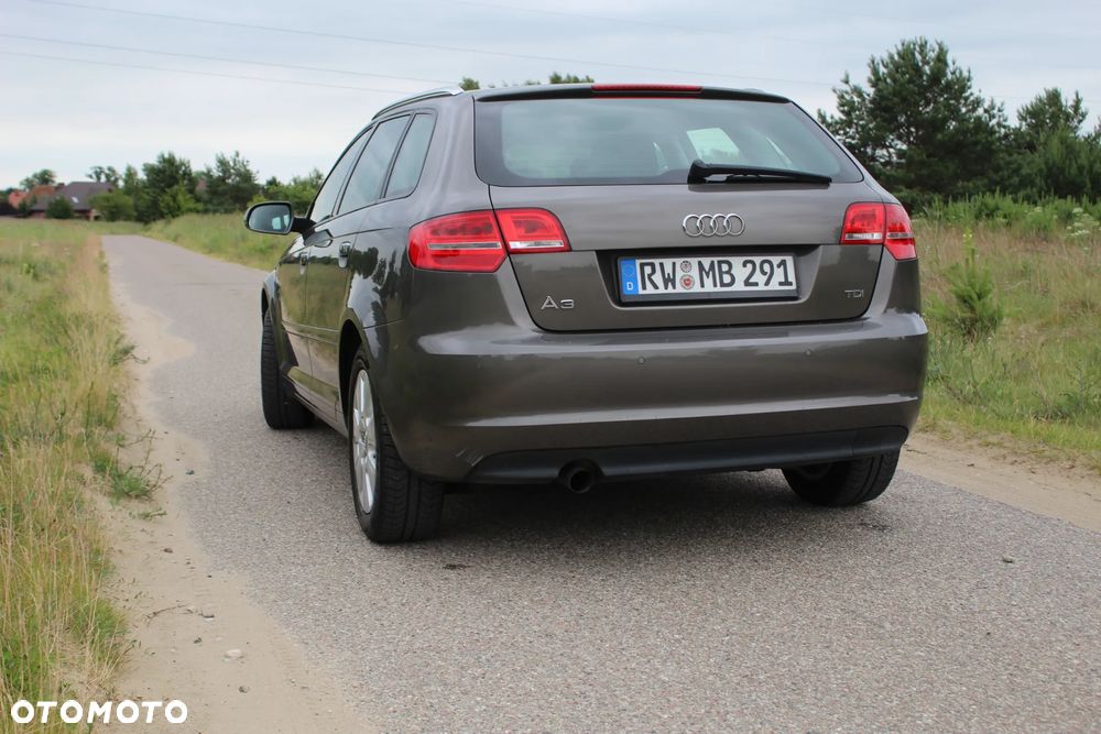 Audi A3 Sportback 1.6 TDI DPF Ambition - 16
