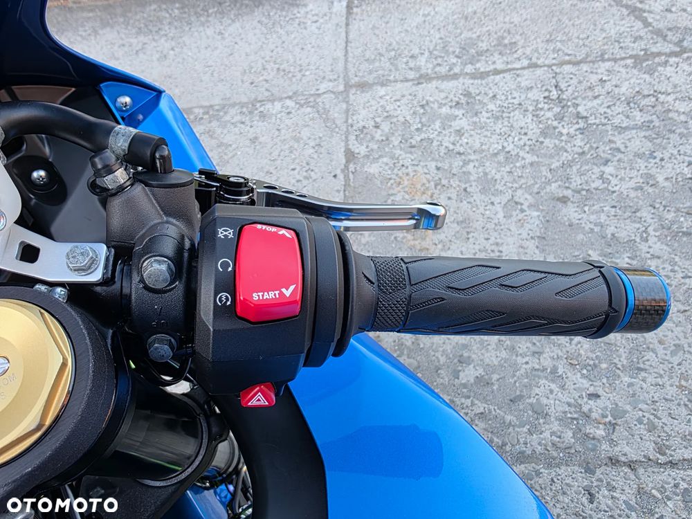 Suzuki GSX-R - 22