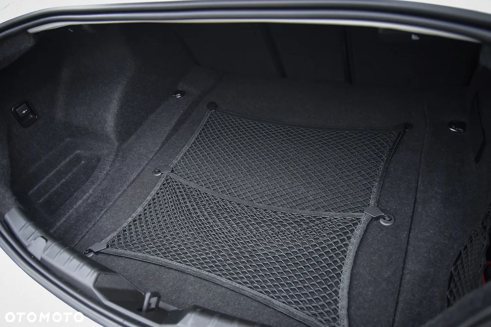 BMW Seria 2 218d Sport Line - 25