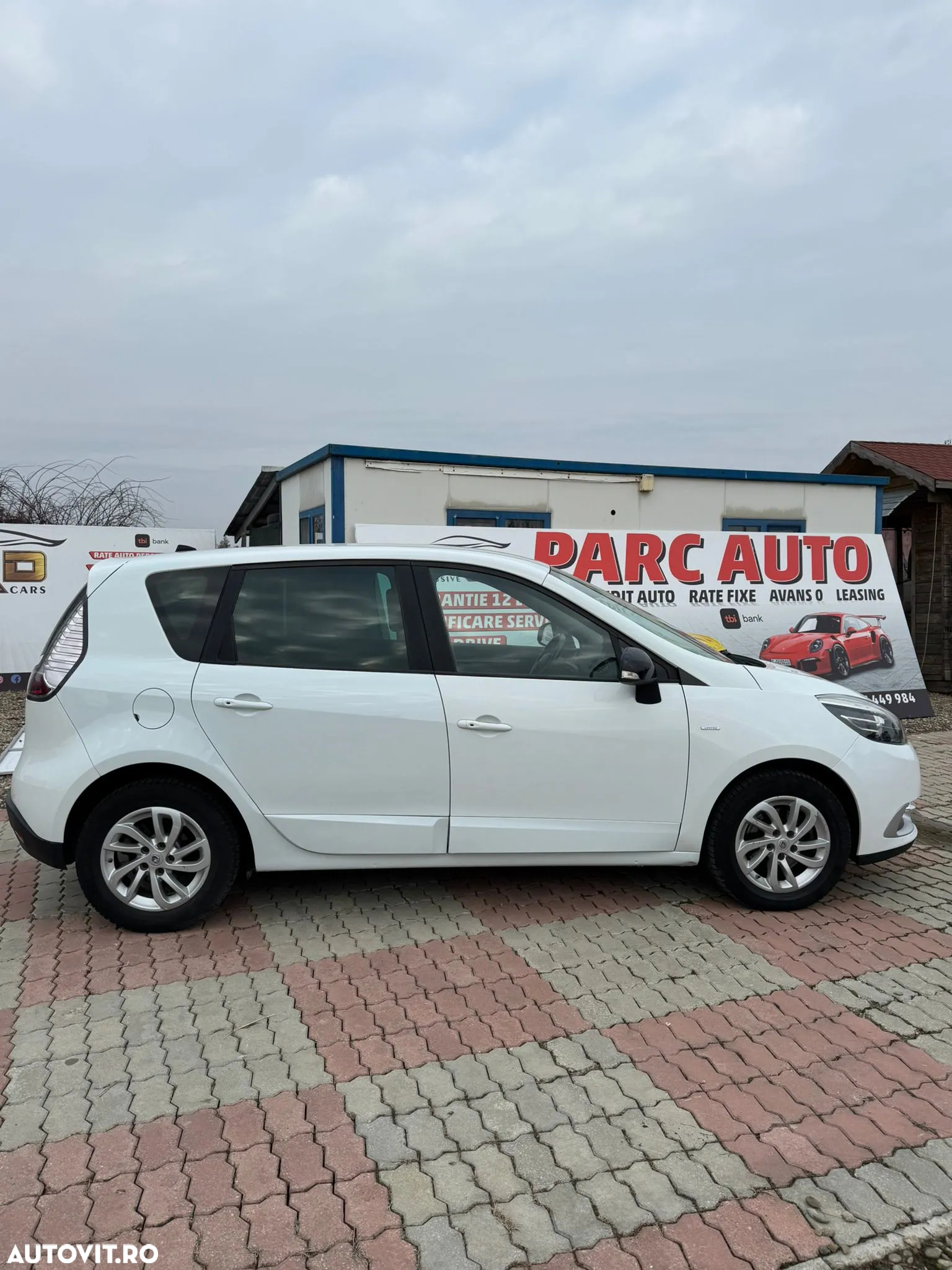 Renault Scenic ENERGY TCe 115 Bose Edition - 11
