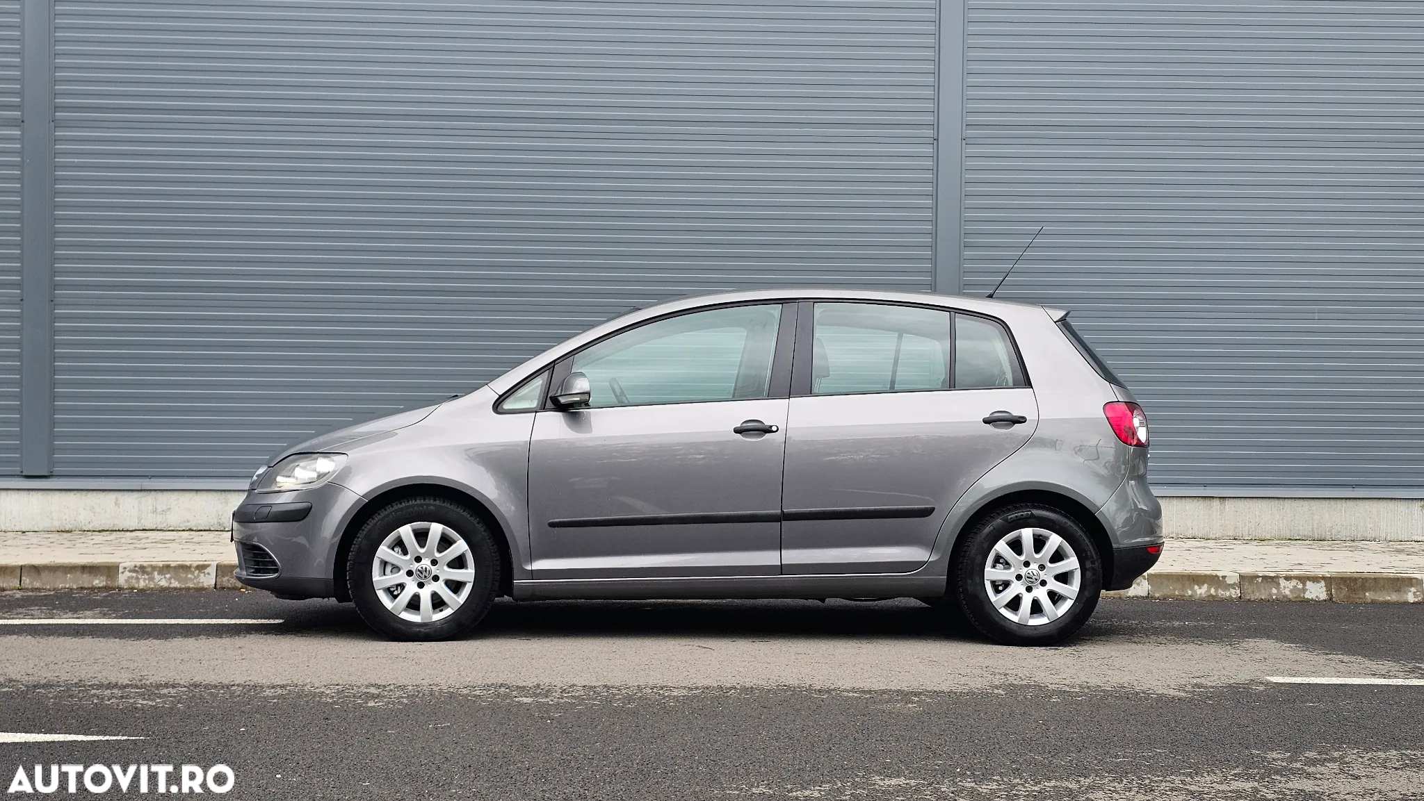 Volkswagen Golf Plus 1.9 TDI Comfortline DPF DSG - 21