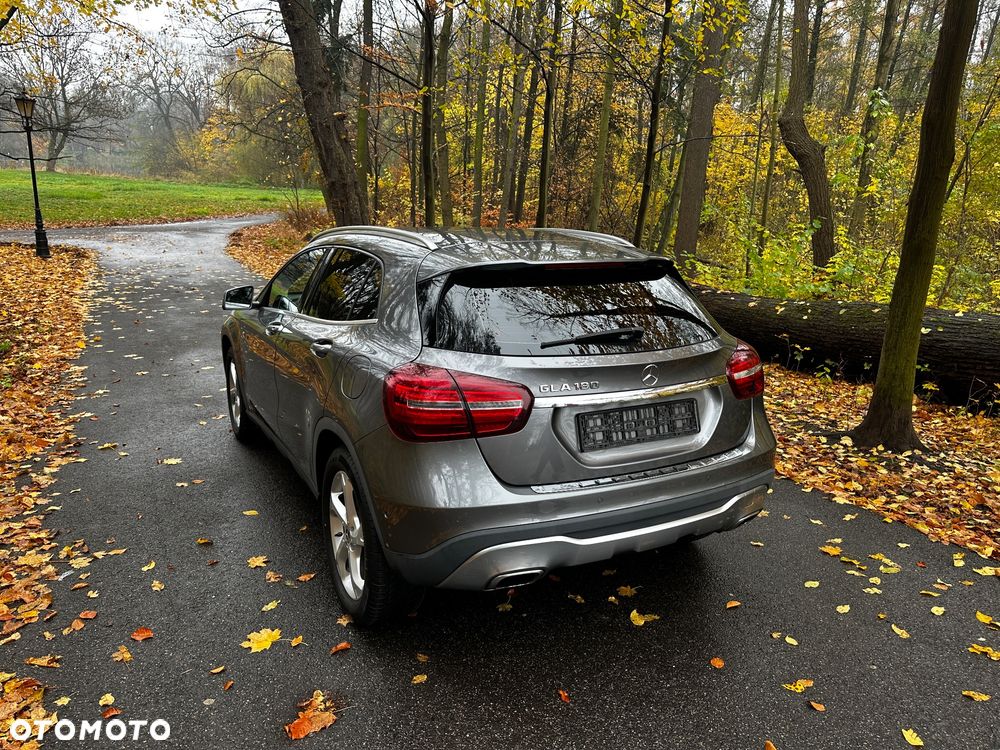 Mercedes-Benz GLA 180 7G-DCT - 6